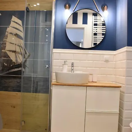 Balticum - Blizej Morza Z Garazem Kolberg